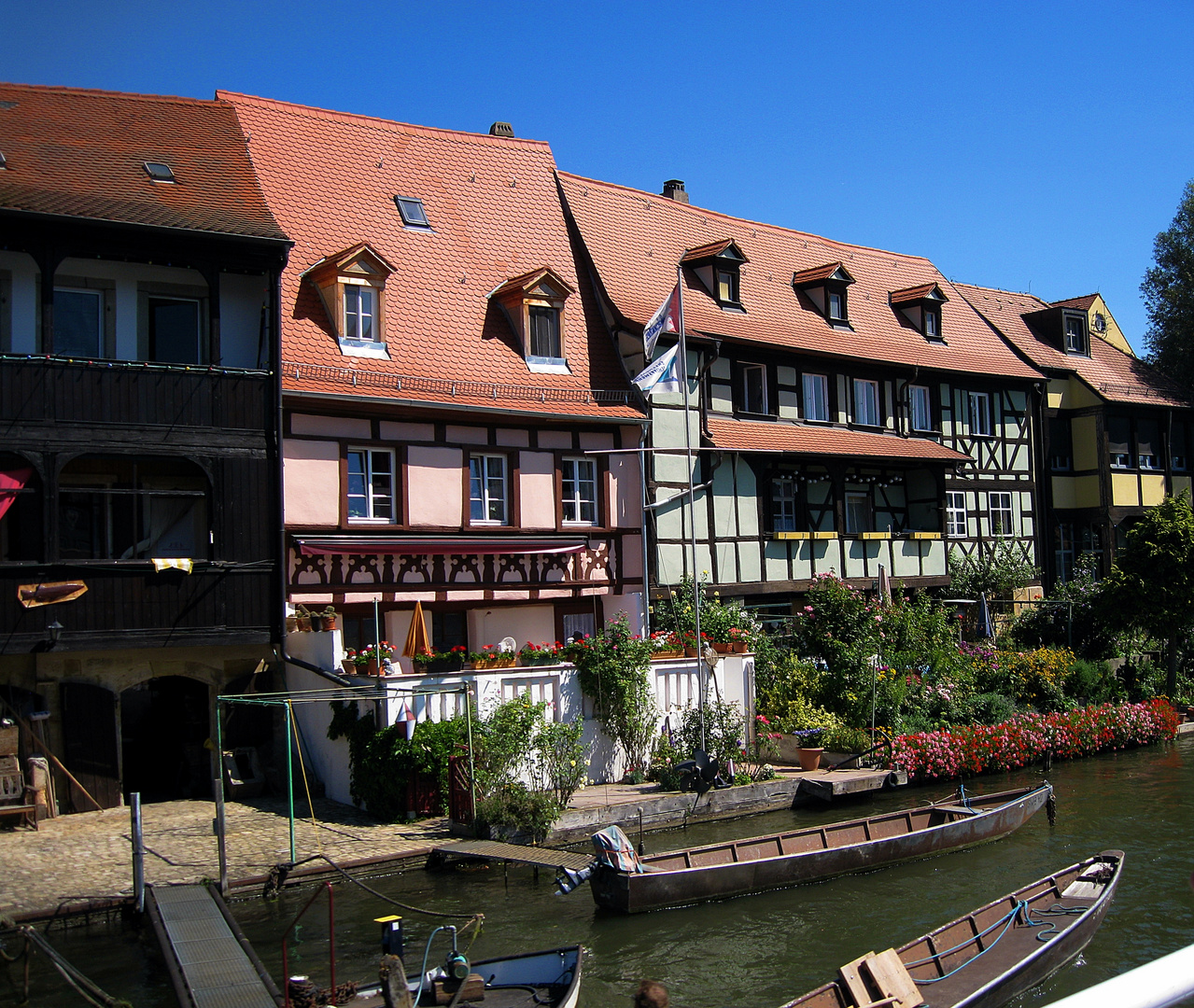 Die alten Firscherhäuser an der Regnitz in Bamberg..........