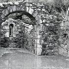 Die alten Mauern von Glendalough