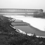 Die Altrheinbrücke in Griethausen ...