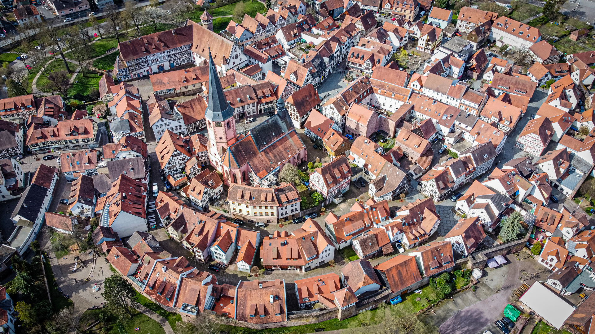 Die Altstadt von Michelstadt aus der Vogelperspektive 