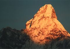 Die Ama Dablam 6856m