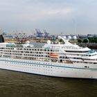 Die AMADEA verlässt Hamburg