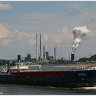 Die Amadeus IMO 9232498 auf dem Rhein bei Duisburg