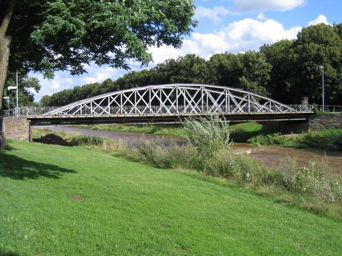 Die Amseltalbrücke flussabwärts