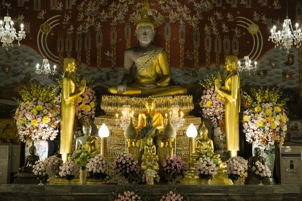 ...die Andachtsstätte in Ayutthaya...