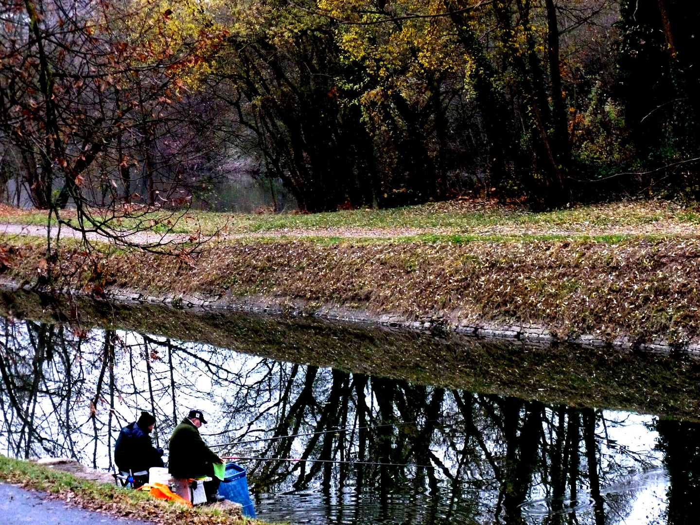 Die Angler am Saarkanal