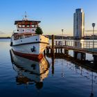 Die Anlegestelle mit dem Dampferschiff 