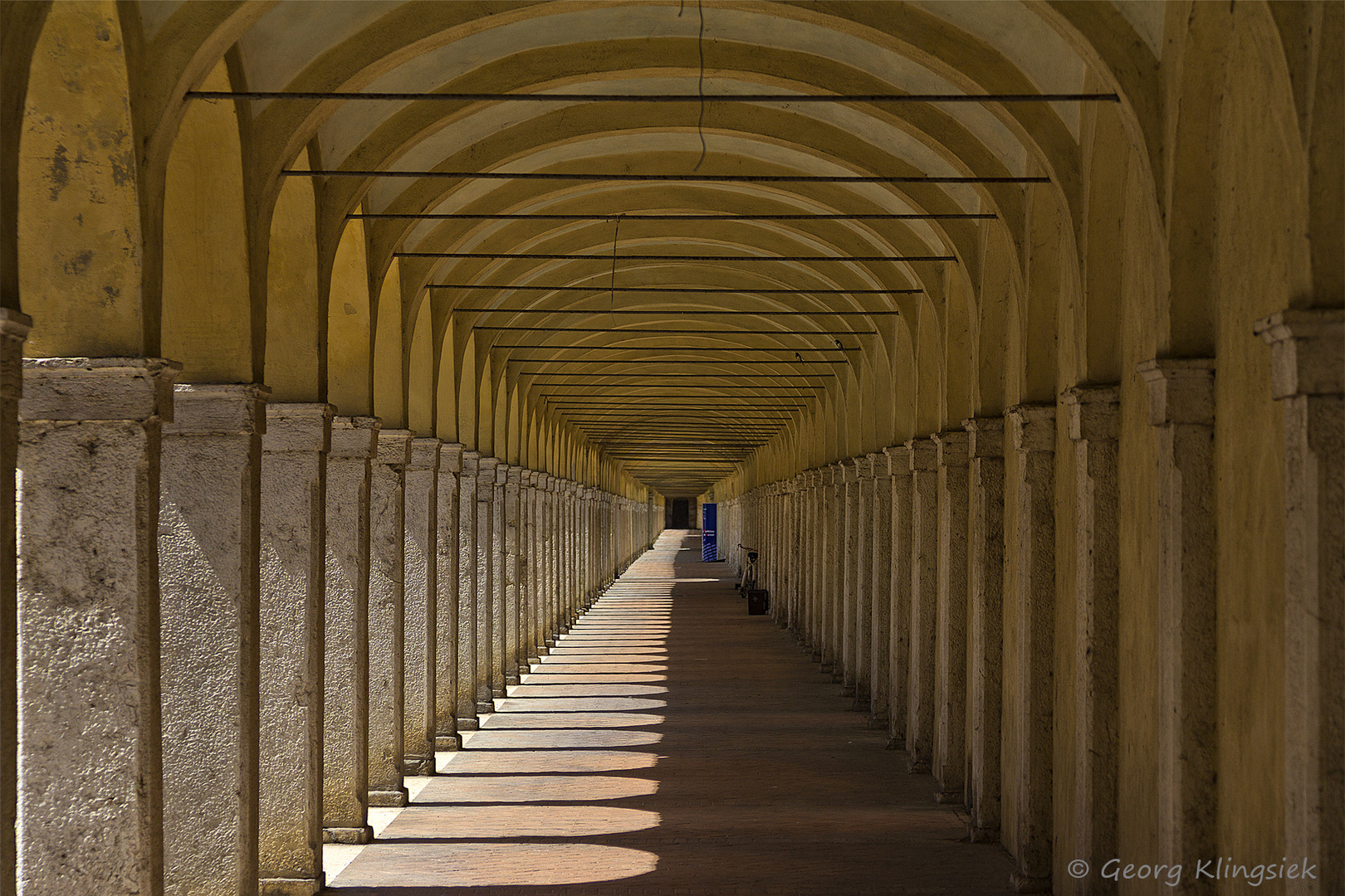 Die „Arkade der Kapuziner“ in Comacchio 