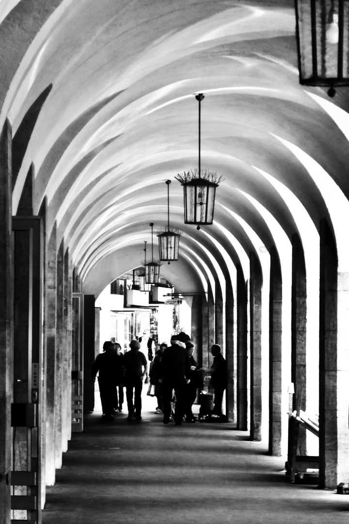 Die Arkaden der Markthalle