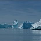 die arktischen eisberge driften