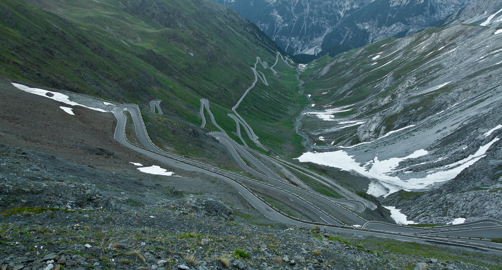 die Auffahrtsstrasse zum Stilfser Joch