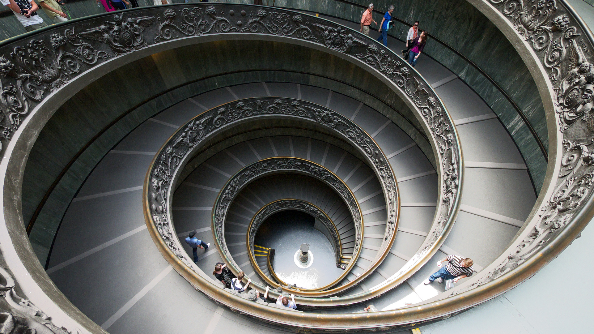 Die Ausgangstreppe aus den Vatikasnischen Museen