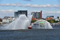 Die Auslaufparade zum Hafengeburtstag 2023 in Hamburg
