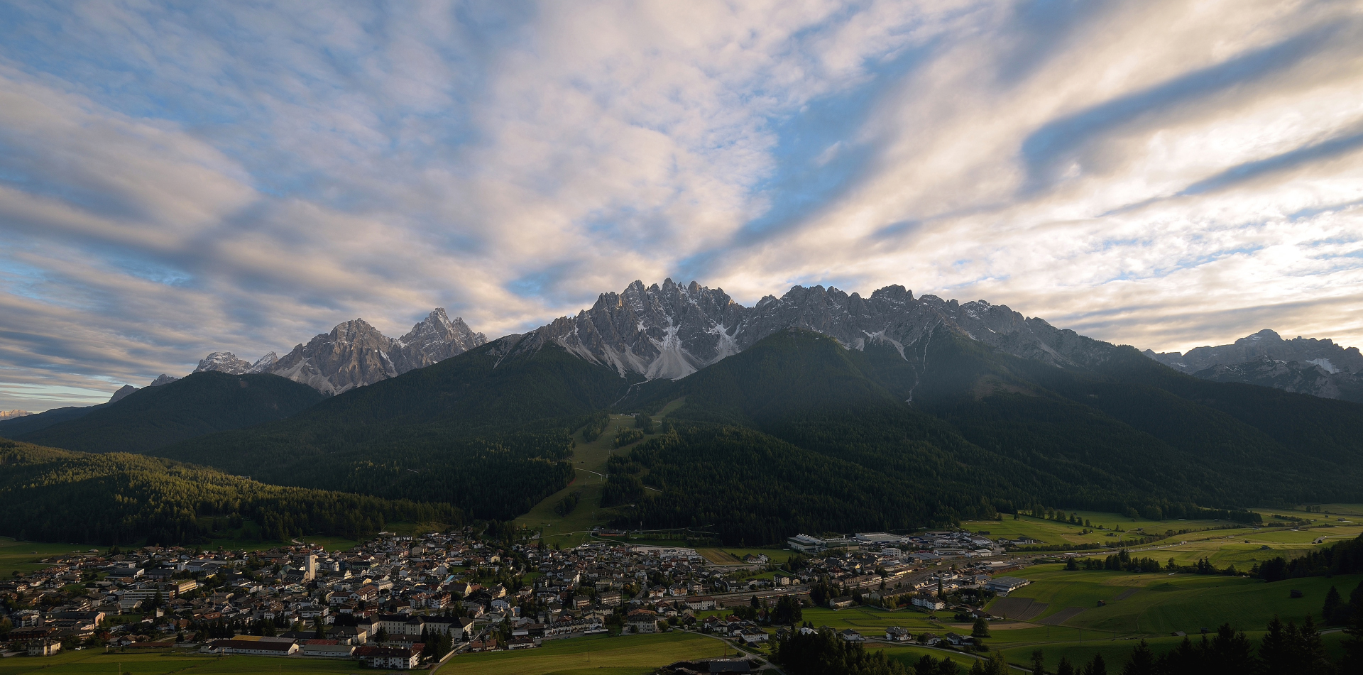 Die Ausssicht ist gebucht. So ein Panorama bietet sich beim Ausblick...