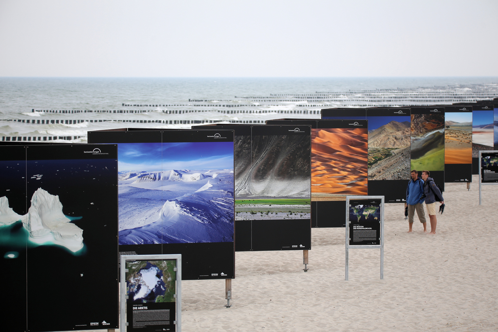 Die Ausstellung am Strand von Zingst war auch gut besucht.