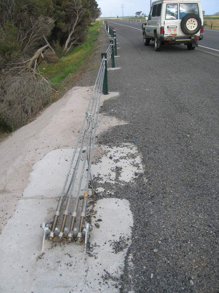 Die australische "motorradfahrerfreundliche" Leitplankenlösung