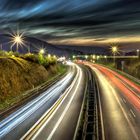 Die Autobahn bei Nacht - langzeitbelichtet