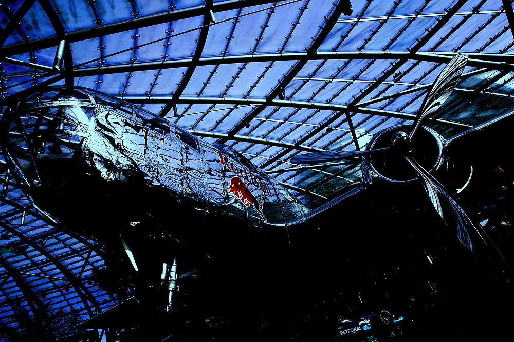 Die B-25J Mitchell - der Flying Bulls Flotte - im Hangar 7 - Salzburg