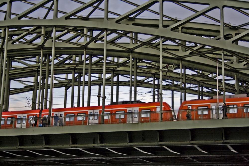 ...die bahn kommt!