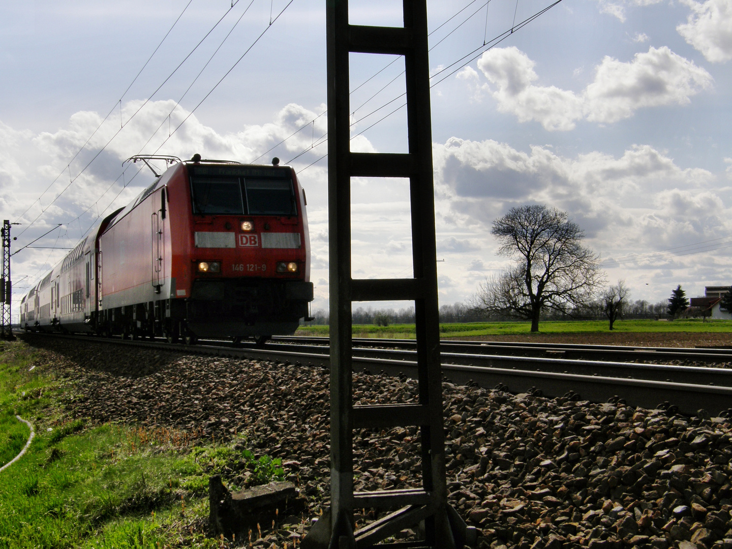 Die Bahn kommt II ............. ;-)