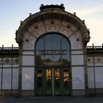 die Bahnstation am Karlsplatz