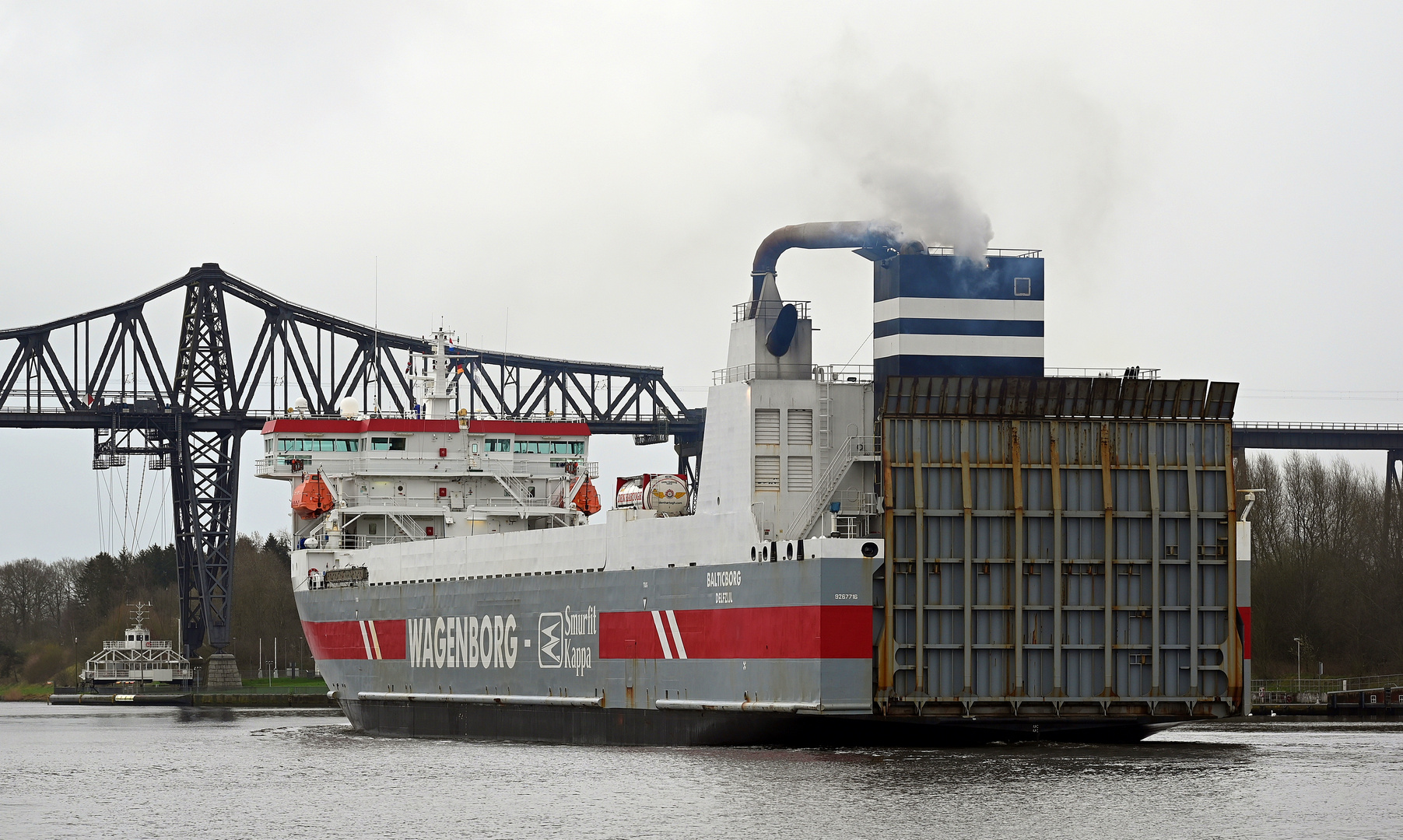 Die BALTICBORG bei Rendsburg im Nord-Ostsee-Kanal