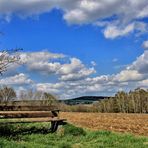 die bank am feldrand