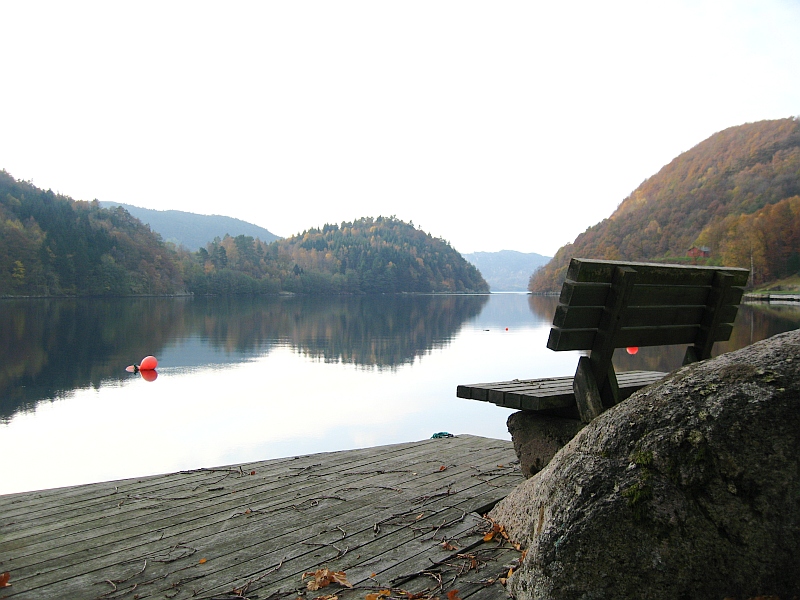 Die Bank am Fjord