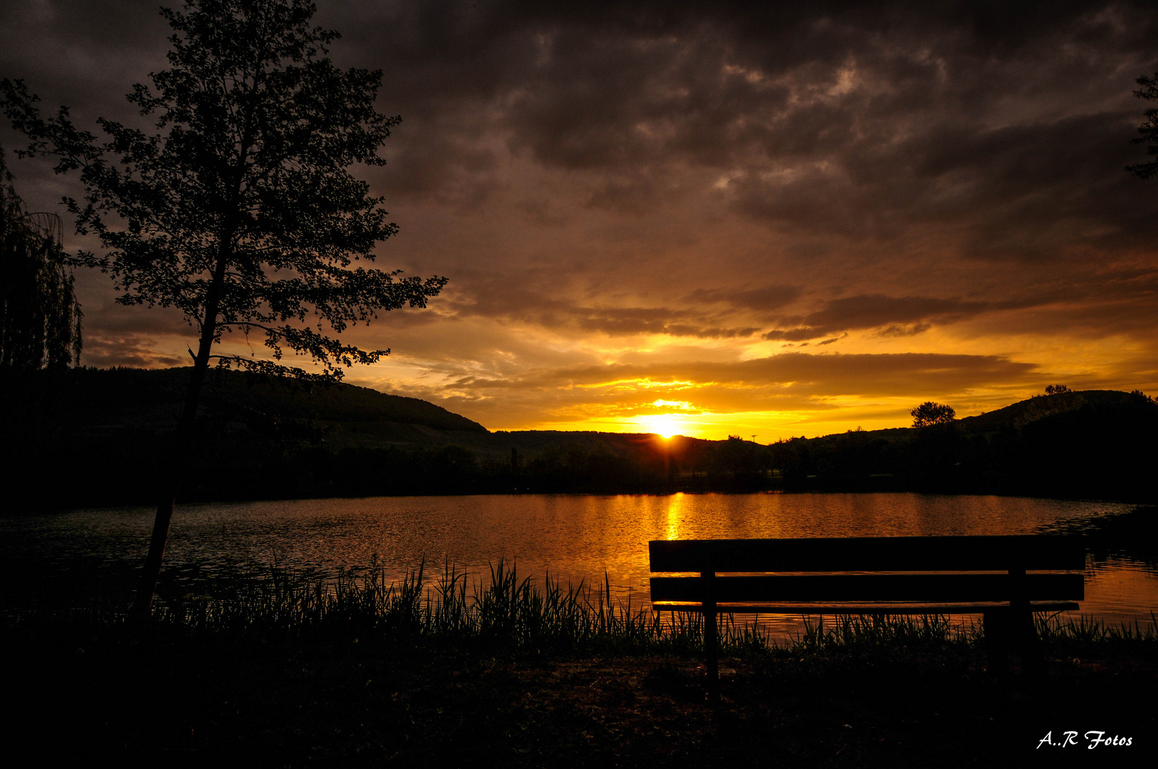 Die Bank Am See Foto Bild Sonnenaufgange Himmel Universum Landschaftsbilder Bilder Auf Fotocommunity