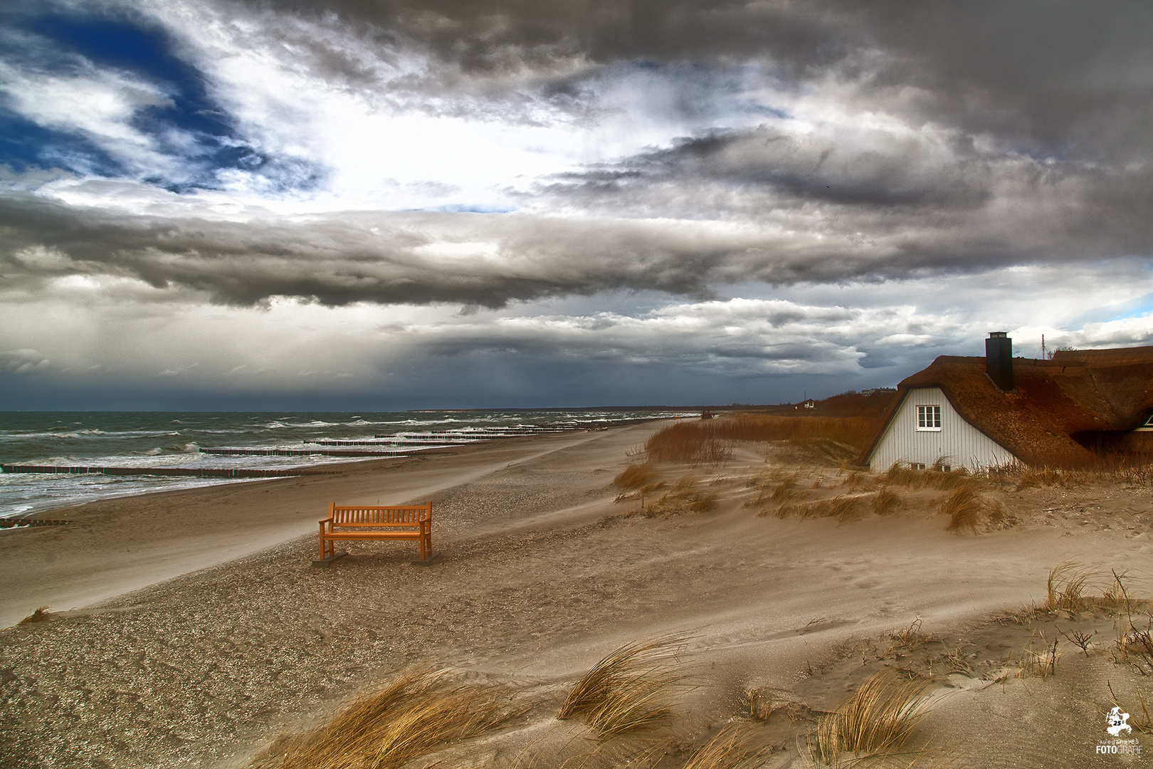 Die Bank am Strand :)