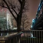 Die Bank, der Baum, die Brücke