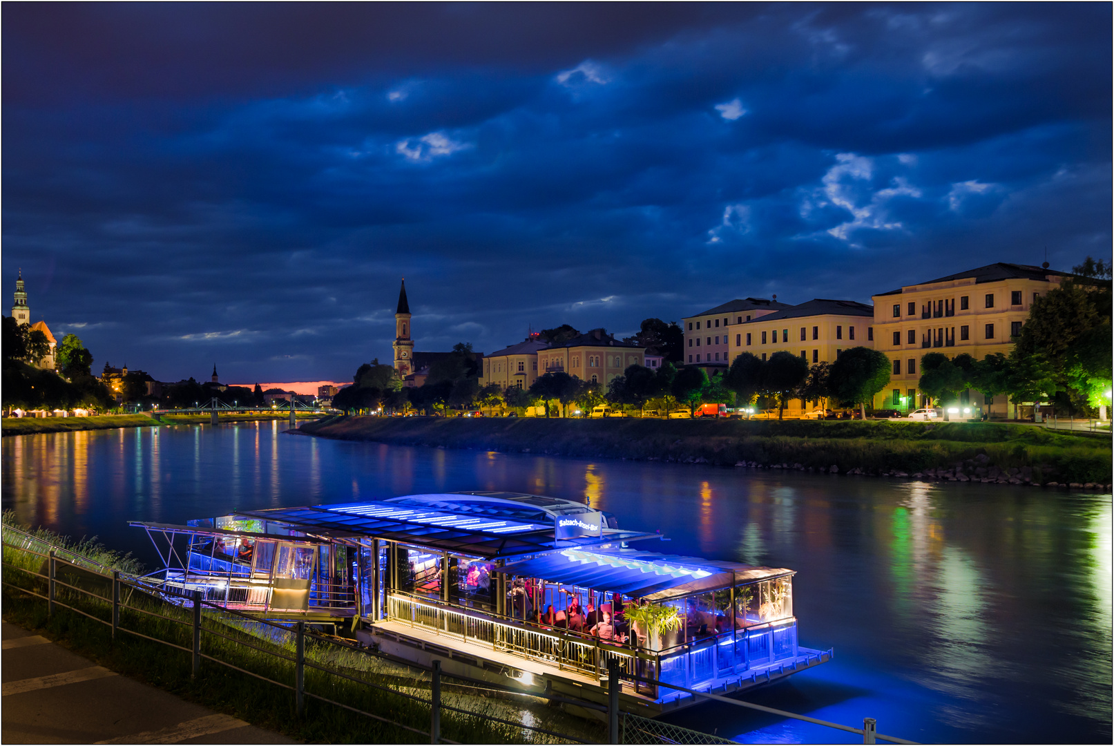 Die Bar auf der Salzach, Salzburg.