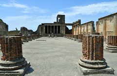 Die Basilika in Pompeji, der berühmten Ausgrabungsstätte