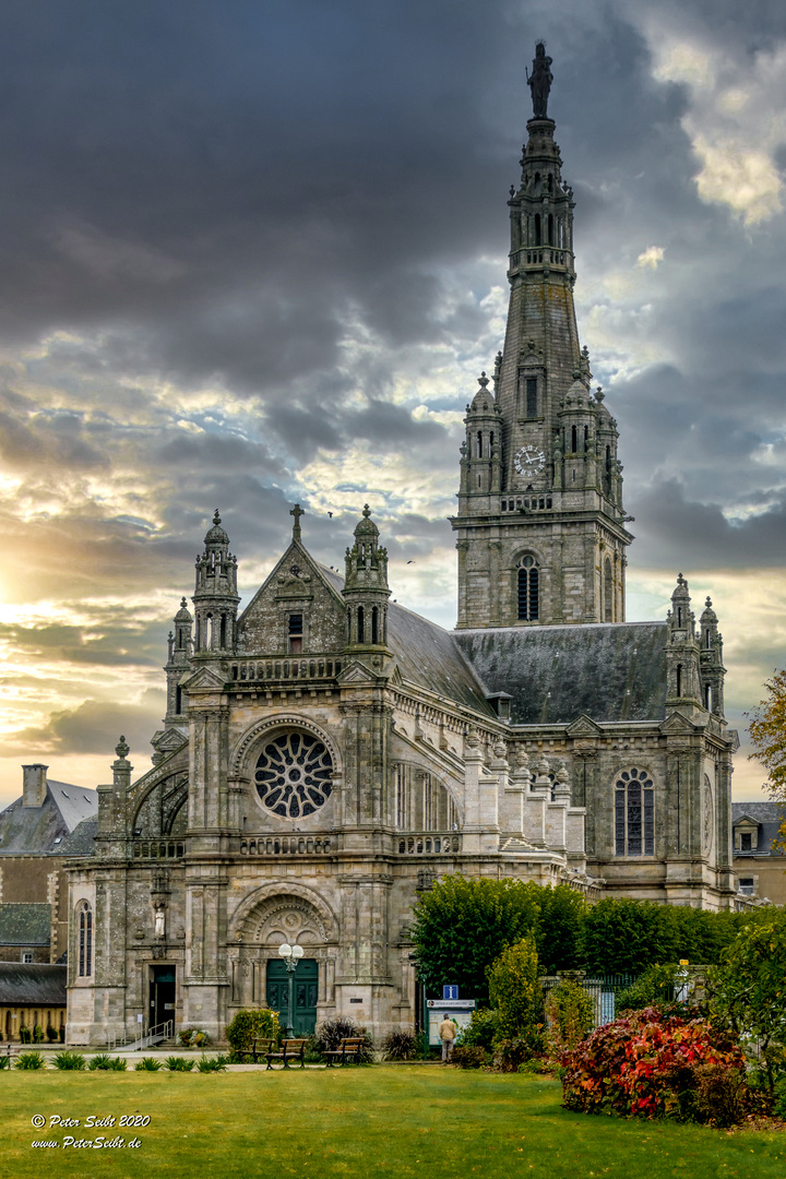 Die Basilika Sainte Anne in Sainte-Anne-d’Auray