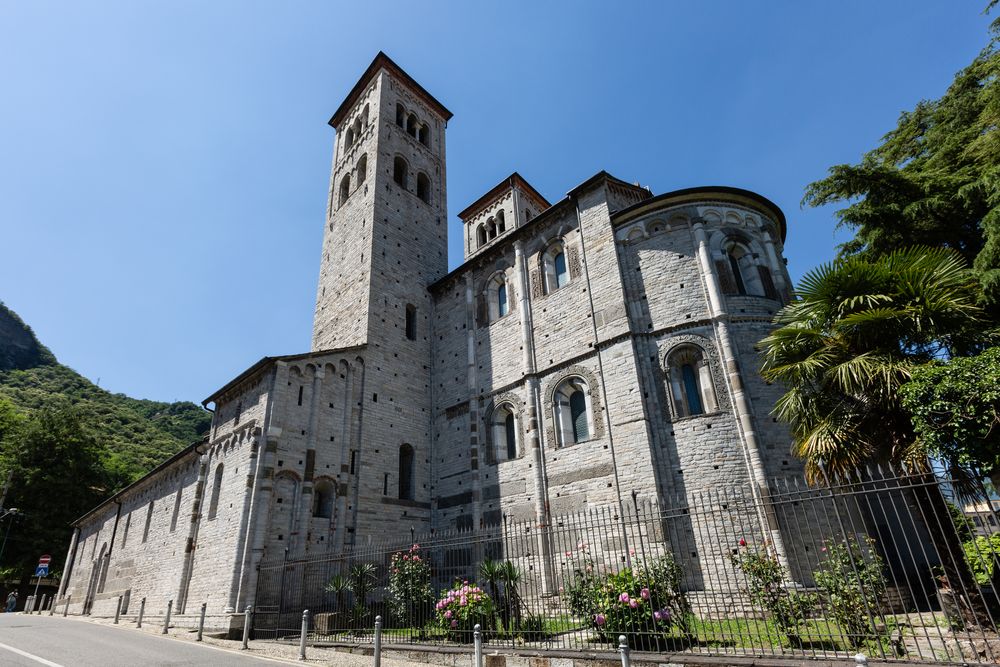 Die Basilika Sant' Abbondio (2)