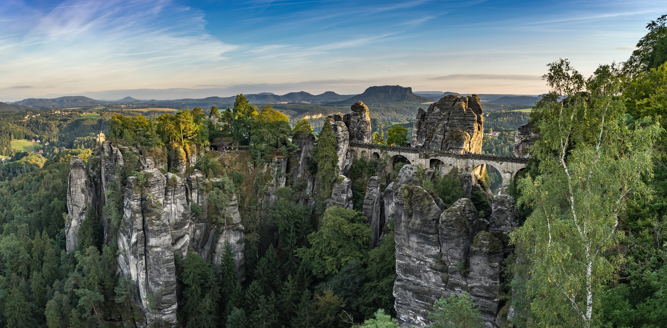 Die Bastei am Abend