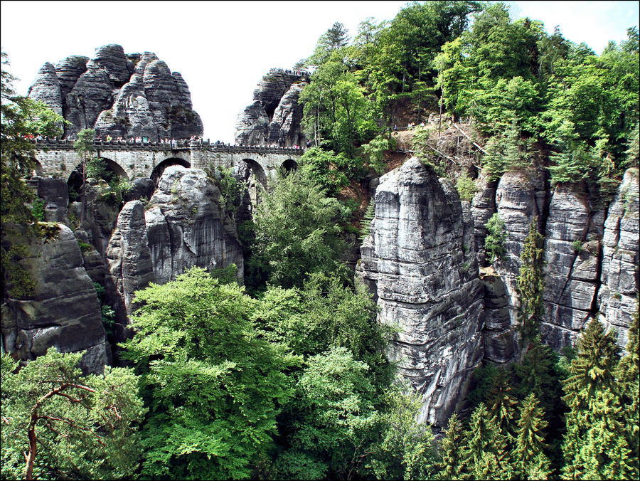 Die Bastei " Sandstein-Burgen " ( Sachsen - Elbsandsteingebirge )