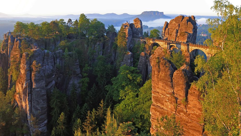 Die Basteibrücke mit der Morgensonne ist der Klassiker schlechthin... 