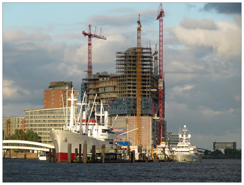 Die Baukräne der Elbphilharmonie