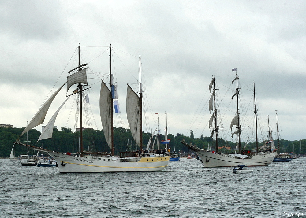 Die beiden niederländischen Dreimaster Mare Frisium und Artemis