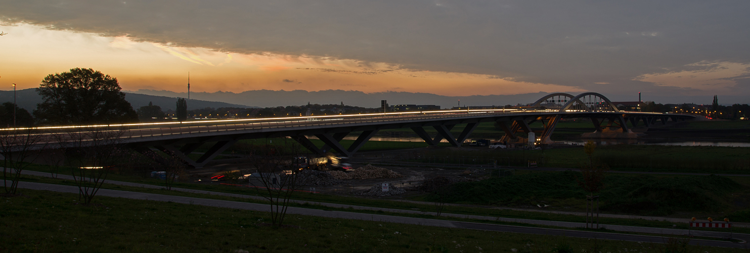 Die Beleuchtung der Hufibrücke