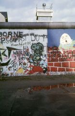 Die bemalte Mauer in den 70er Jahren in Berlin.