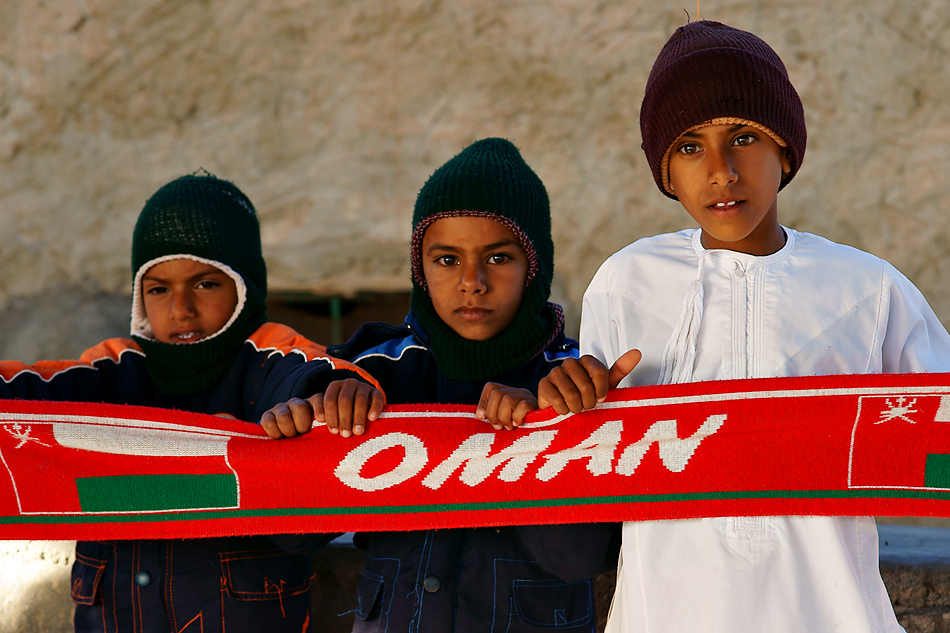 Die Bergdorfkinder im „Jabal al Akhdar“ Gebirge. / Oman