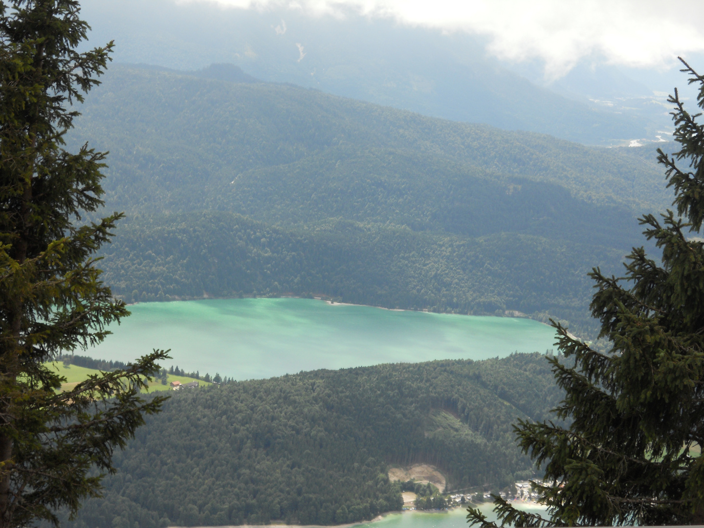 Die Berge am See