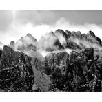 Die Berge, ausgesprochen wild - hielten inne, für ein Bild.