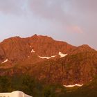 Die Berge in Norwegen werden von der Sonne Schön gemacht