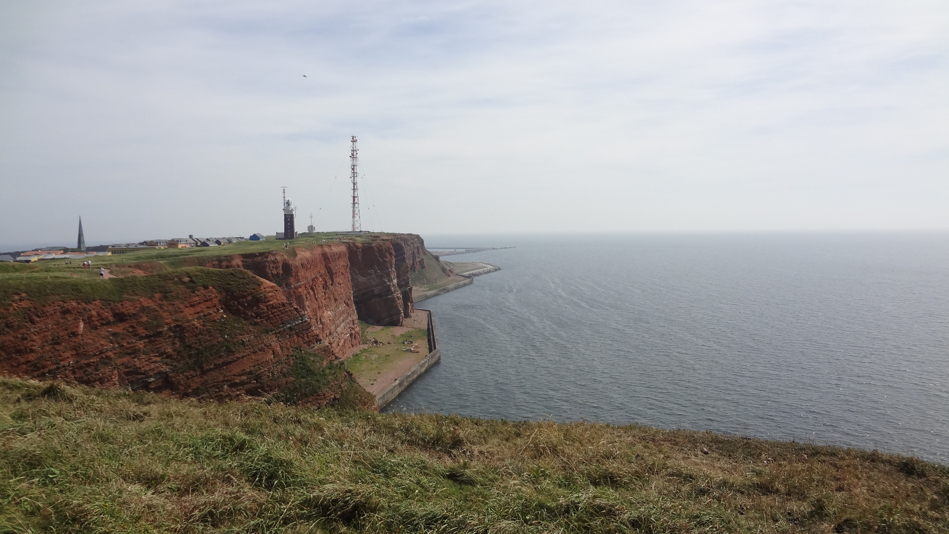 Die berüchtigten roten Felsen von Helgoland - Deutschlands Hochseeinsel