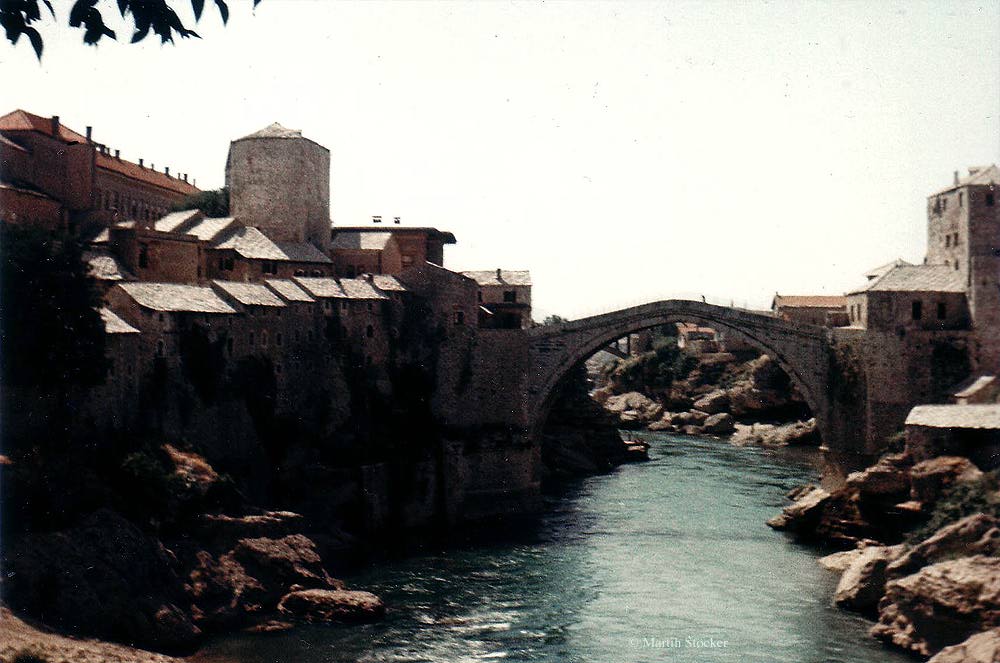 Die berühmte Brücke von Mostar in den 50er Jahren