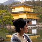 Die Besucherin von Kinkaku-ji