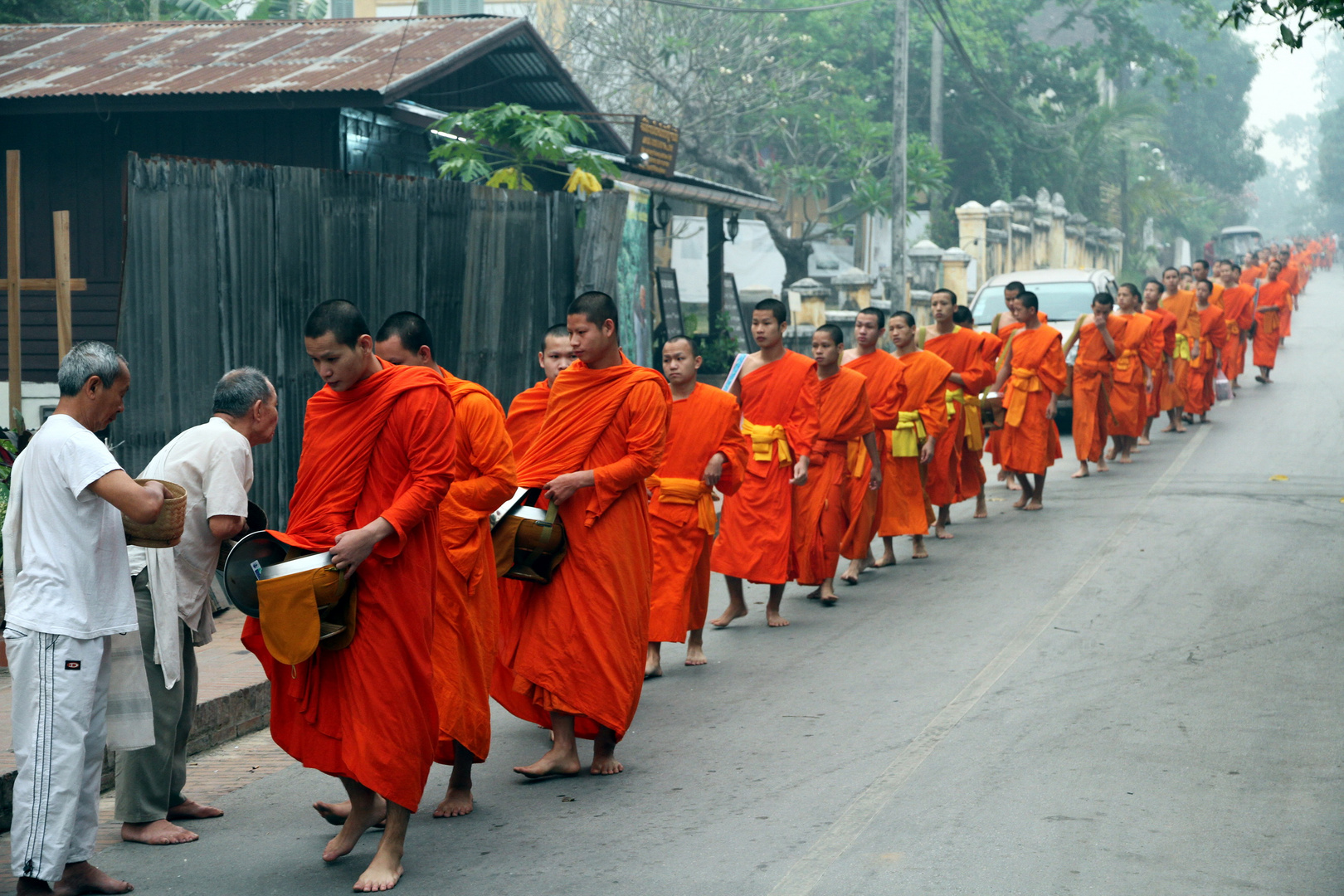 die Bettelmönche von Luang Prabang